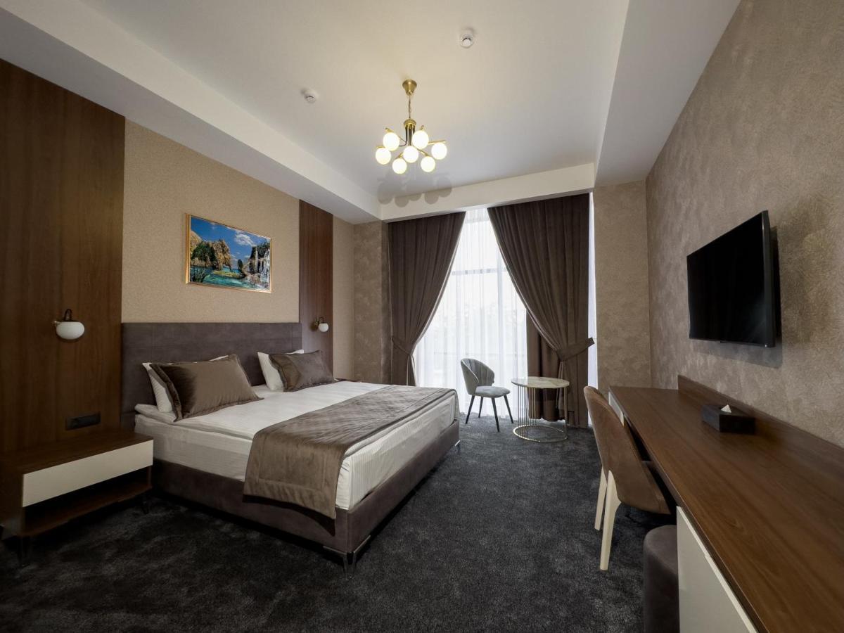 Leon Hotel Spa Ganja Luaran gambar