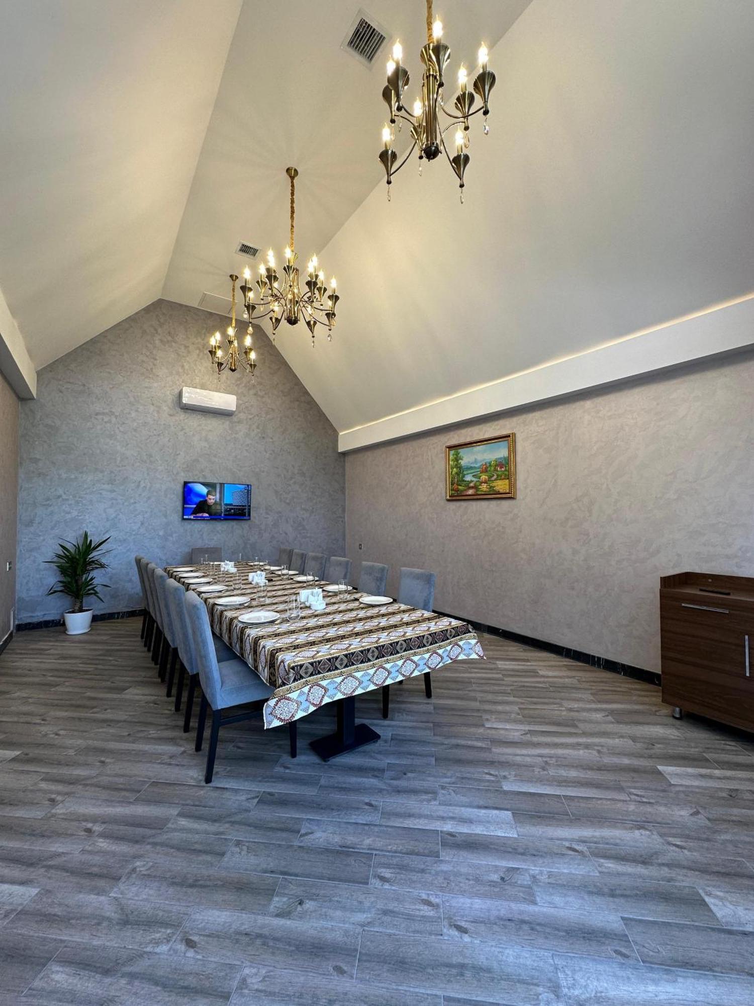 Leon Hotel Spa Ganja Luaran gambar